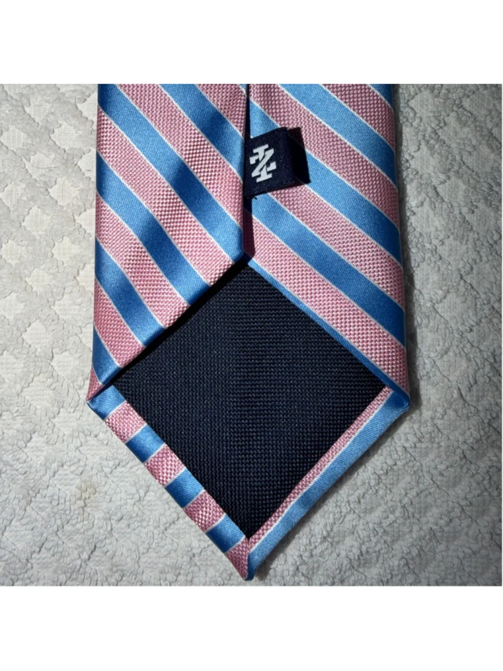 NWT IZOD Pink/Blue Striped 100% Polyester Neck Tie